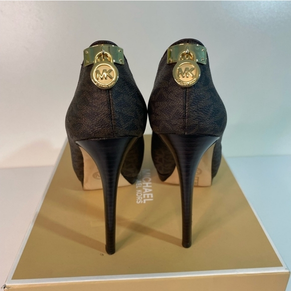 Michael Kors | Signature MK Monogrammed Brown Hamilton Platform Pumps | Size 8 - Picture 5 of 8